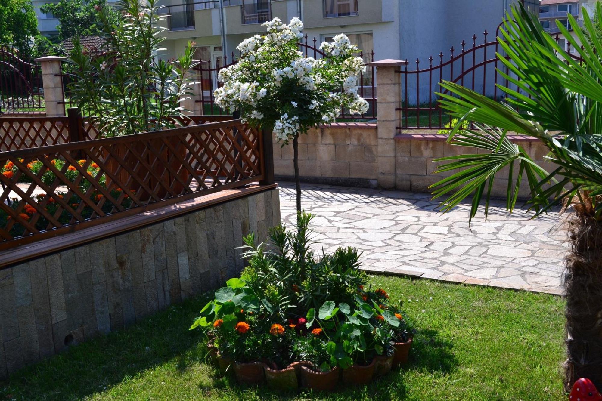 Saint George Family Hotel Lozenec Kültér fotó